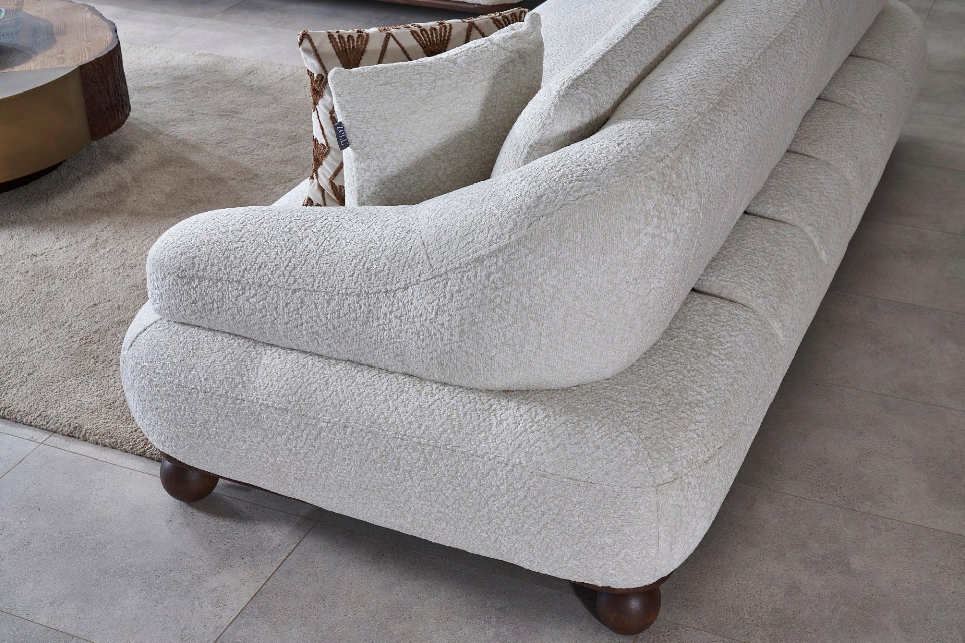 LIONA DREISITZER-SOFA